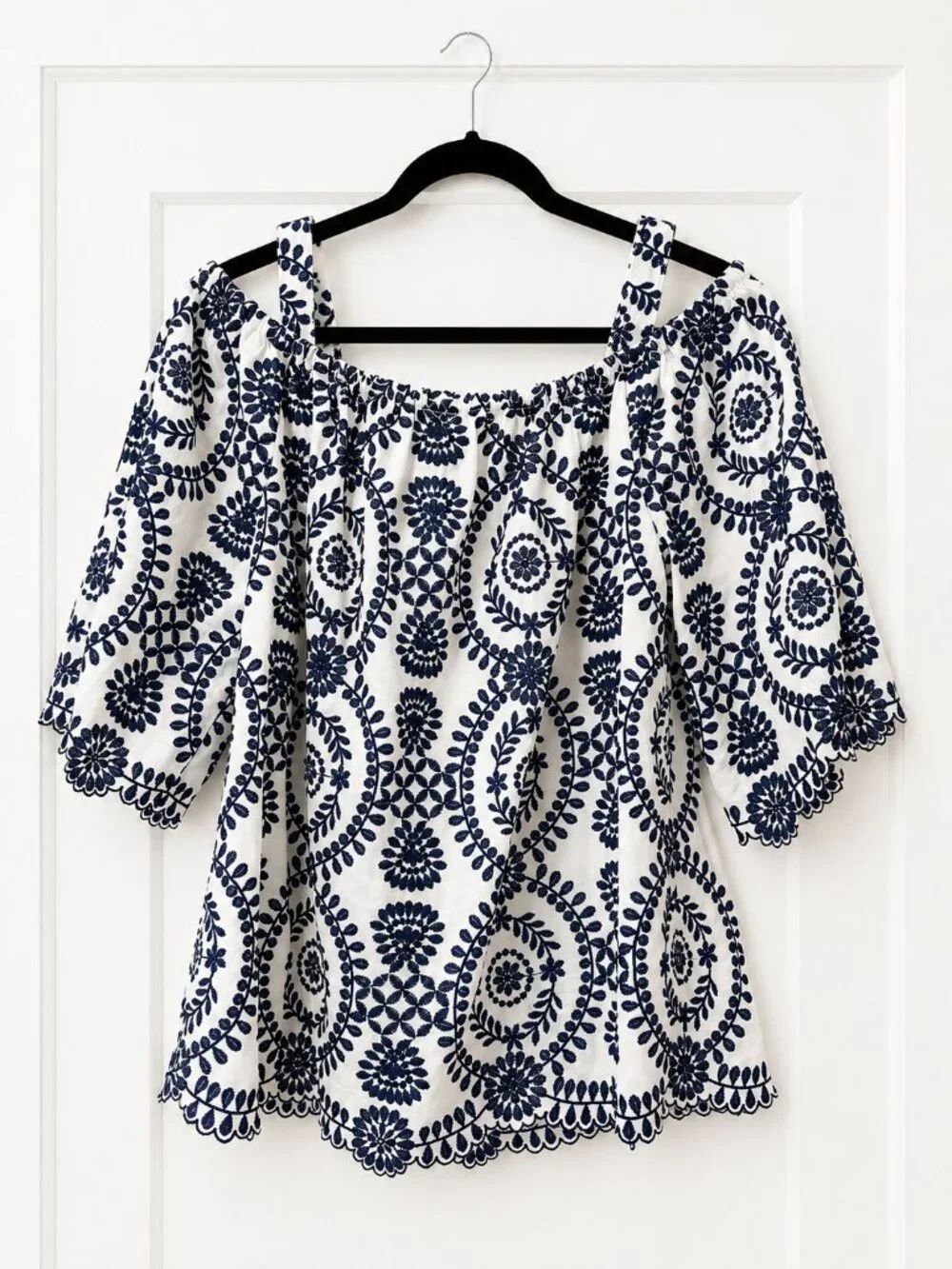 Cristina Embroidered Off-the-Shoulder Blouse Size M - Picture 2 of 3